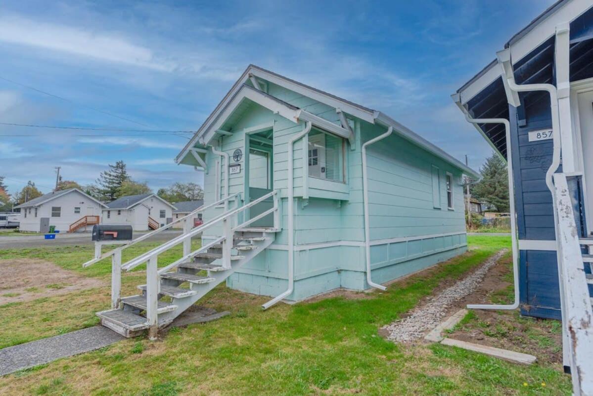 #Stayinmydistrict Coos Bay Cypress Cottage Zewnętrze zdjęcie