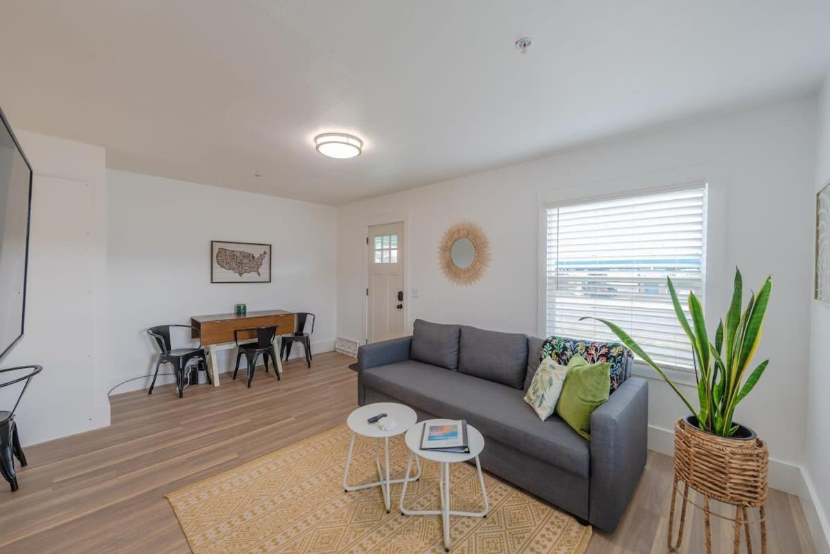 #Stayinmydistrict Coos Bay Cypress Cottage Zewnętrze zdjęcie